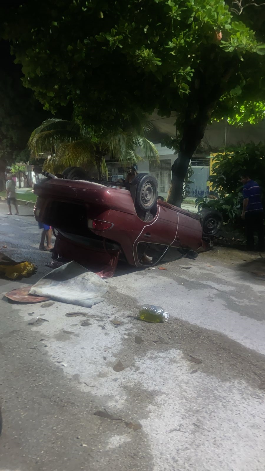 Volcadura en la avenida Enrique Barocio esquina con Aarón Merino